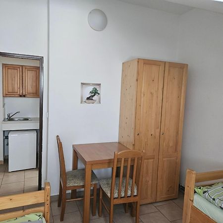 Penzion & Ubytovani Chrast  Luaran gambar