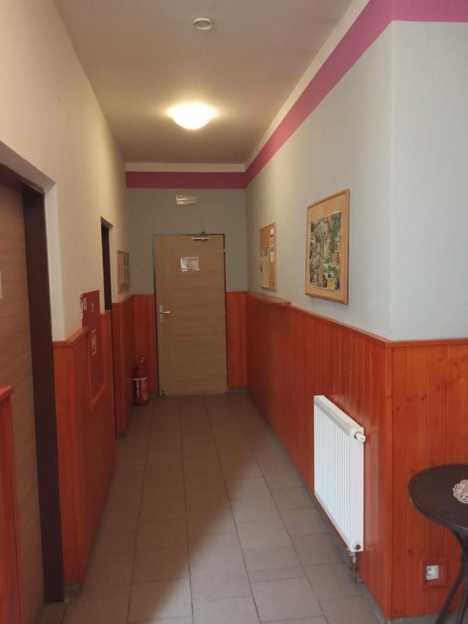 Penzion & Ubytovani Chrast  Luaran gambar